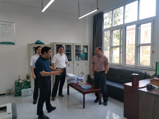 说明: G:\10各类会议、照片、材料等\2022年\张校长调研研究生院20220905\IMG_20220905_085829.jpg