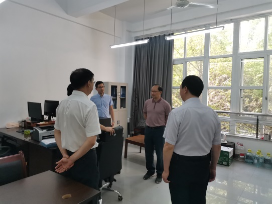 说明: G:\10各类会议、照片、材料等\2022年\张校长调研研究生院20220905\IMG_20220905_091635.jpg